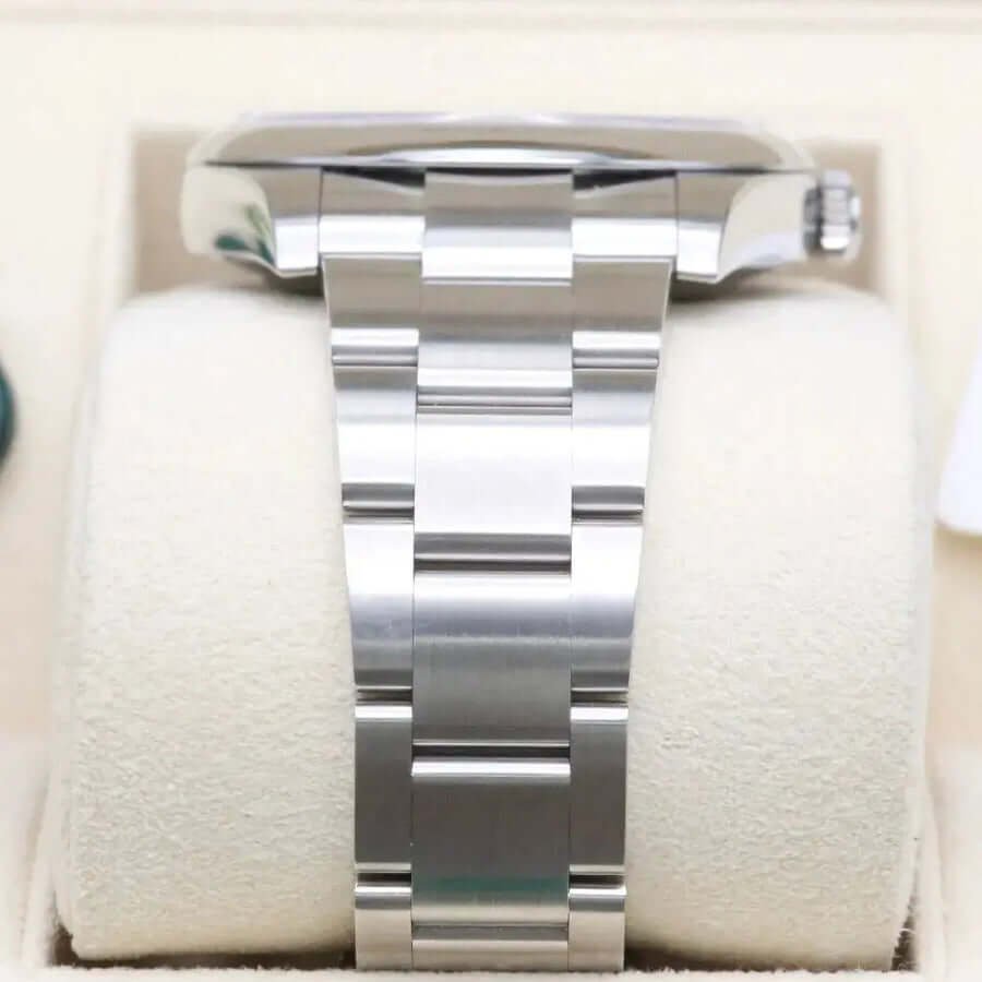 Rolex Oyster Perpetual Green Dial 124300 Year: 2025 Rolex Oyster Perpetual Green Dial 124300 Year: 2025