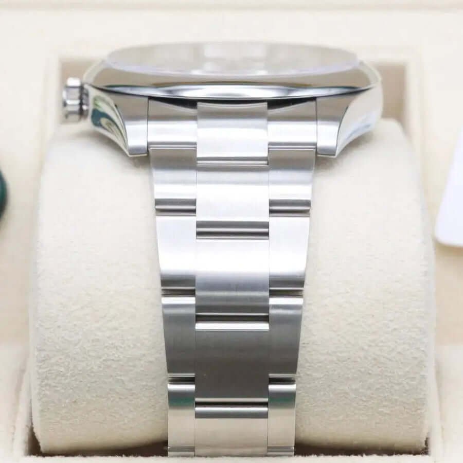 Rolex Oyster Perpetual Green Dial 124300 Year: 2025 Rolex Oyster Perpetual Green Dial 124300 Year: 2025