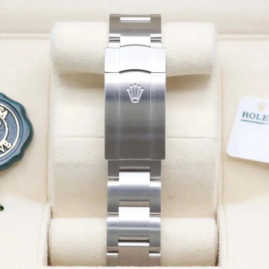 Rolex Oyster Perpetual Green Dial 124300 Year: 2025 Rolex Oyster Perpetual Green Dial 124300 Year: 2025