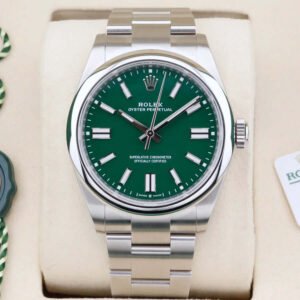 Rolex Oyster Perpetual 134300 Green 41mm 2025
