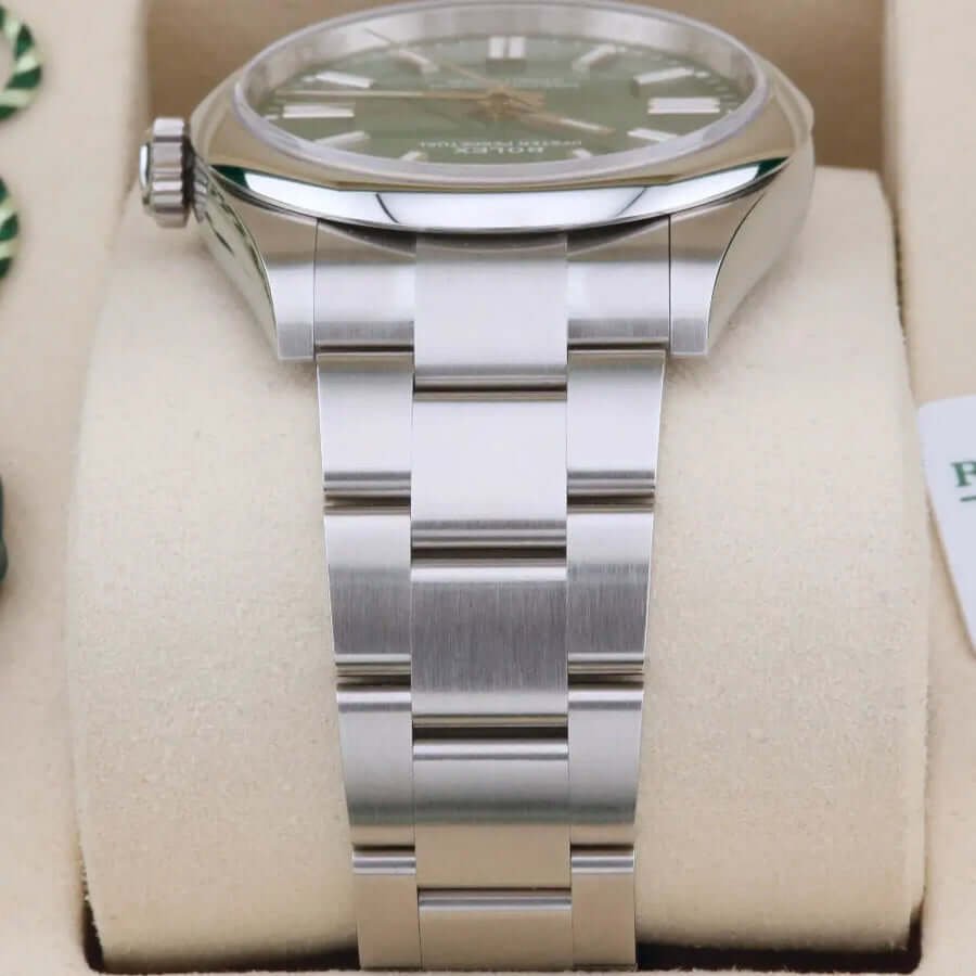 Rolex Oyster Perpetual 134300 Green 41mm 2025 Rolex Oyster Perpetual 134300 Green 41mm 2025