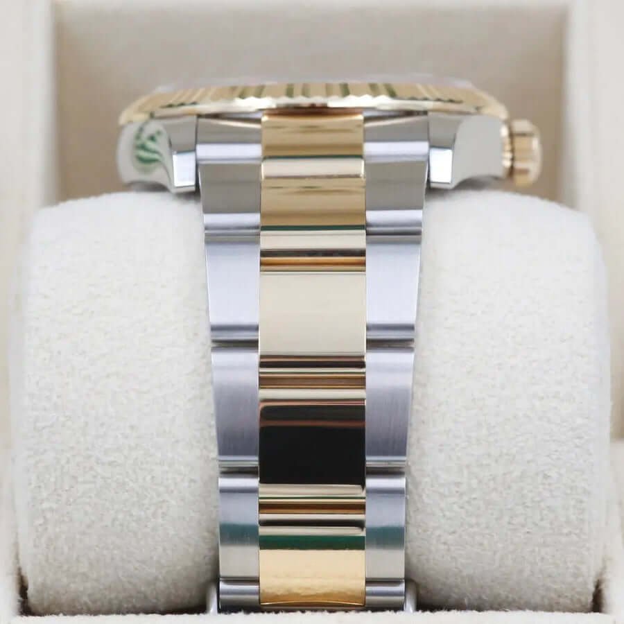 Rolex Datejust 36 Champagne Motif Dial 126233 Year: 2023 Rolex Datejust 36 Champagne Motif Dial 126233 Year: 2023