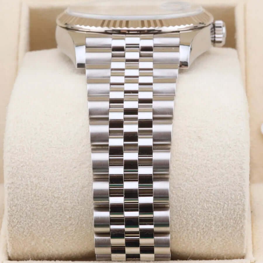 Rolex Datejust 36 Mother-Of-Pearl Dial 126234 Year: 2020 Rolex Datejust 36 Mother-Of-Pearl Dial 126234 Year: 2020