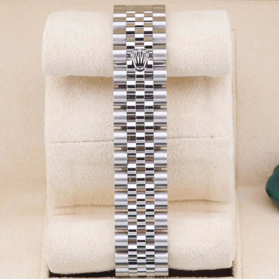 Rolex Datejust 31 White Mother of Pearl Diamond Dial 278274 Year: 2024 Rolex Datejust 31 White Mother of Pearl Diamond Dial 278274 Year: 2024