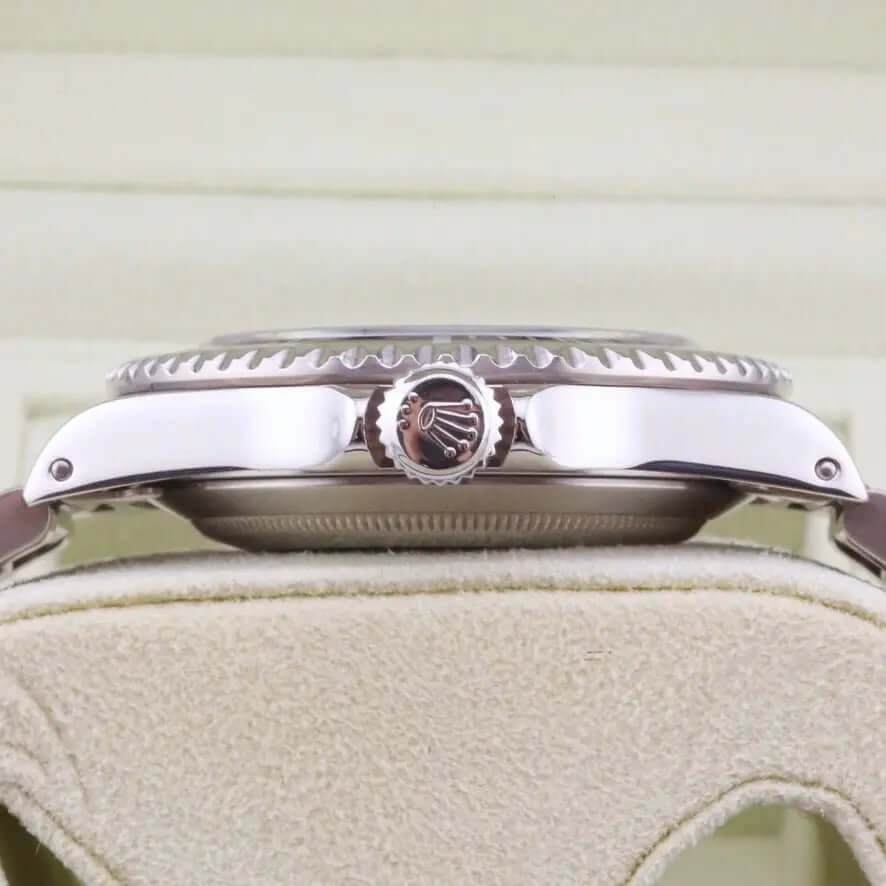 Rolex Submariner No Date 14060M Year: 2008 Rolex Submariner No Date 14060M Year: 2008