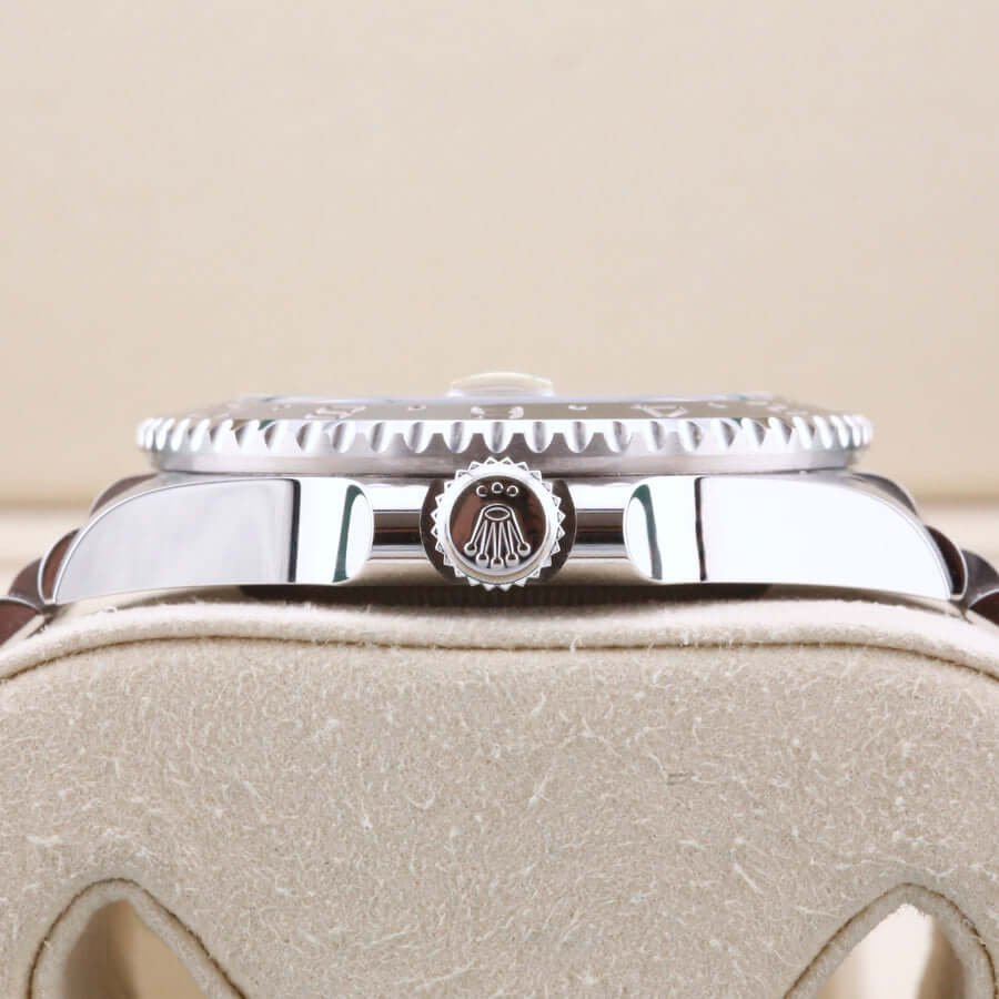 Rolex GMT Bruce Wayne 126710GRNR Bruce Wayne 40mm Rolex GMT Bruce Wayne 126710GRNR Bruce Wayne 40mm