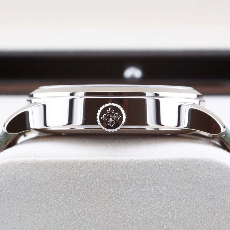 Patek Philippe Calatrava Pilot Travel Time 5524G-010 Patek Philippe Calatrava Pilot Travel Time 5524G-010