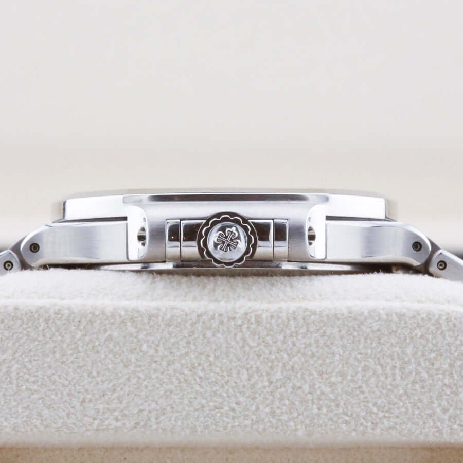 Patek Philippe Ladies Nautilus 7118/1200A-011 Patek Philippe Ladies Nautilus 7118/1200A-011