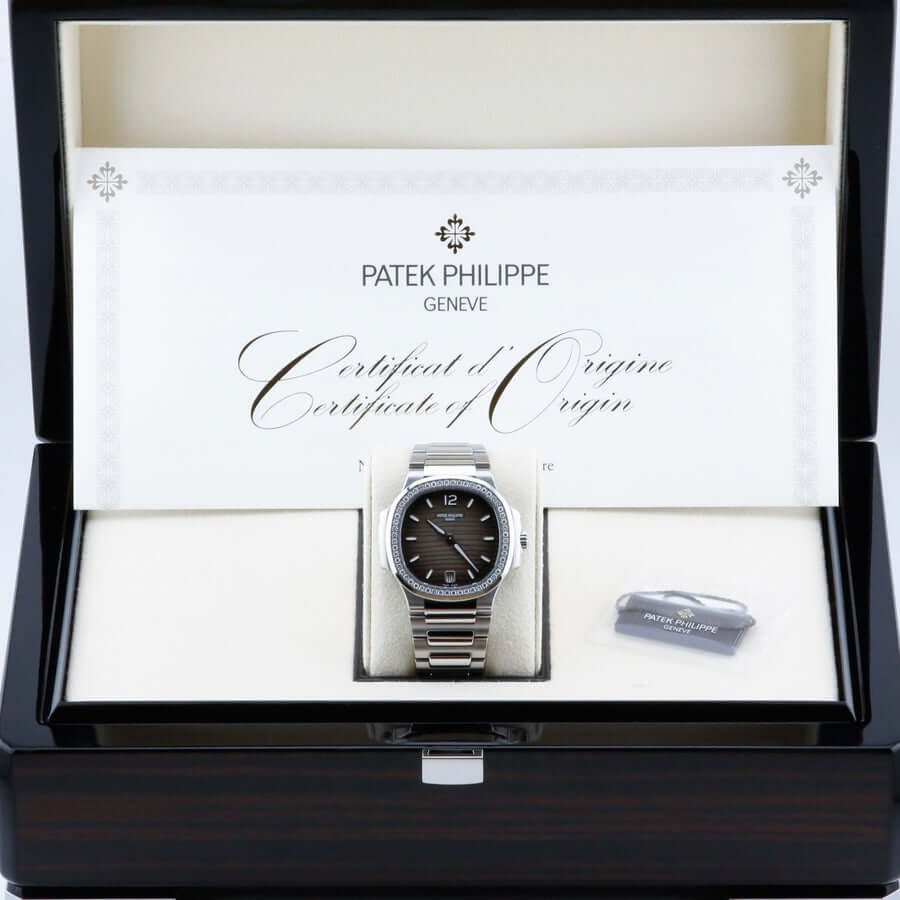 Patek Philippe Ladies Nautilus 7118/1200A-011 Patek Philippe Ladies Nautilus 7118/1200A-011