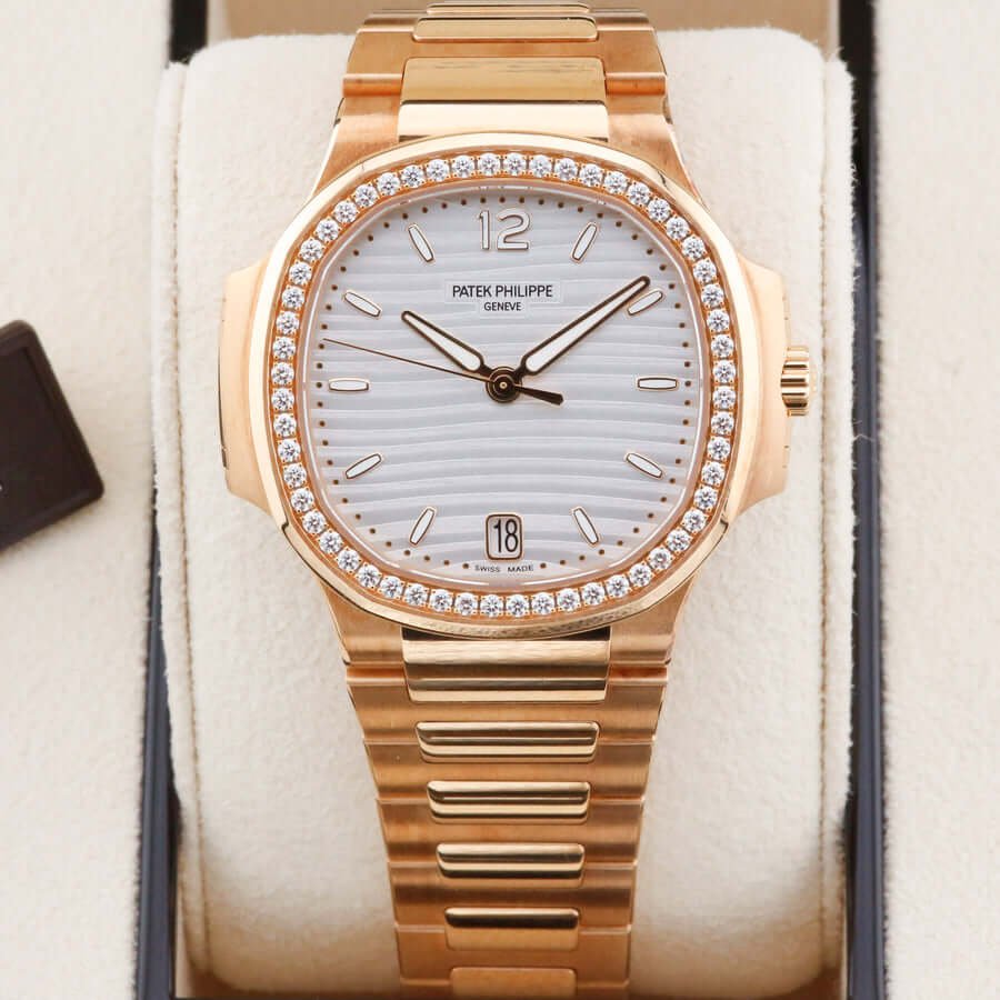Patek Philippe Nautilus 7118/1200R Patek Philippe Nautilus 7118/1200R