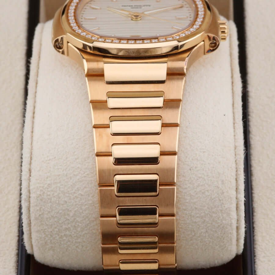 Patek Philippe Nautilus 7118/1200R Patek Philippe Nautilus 7118/1200R