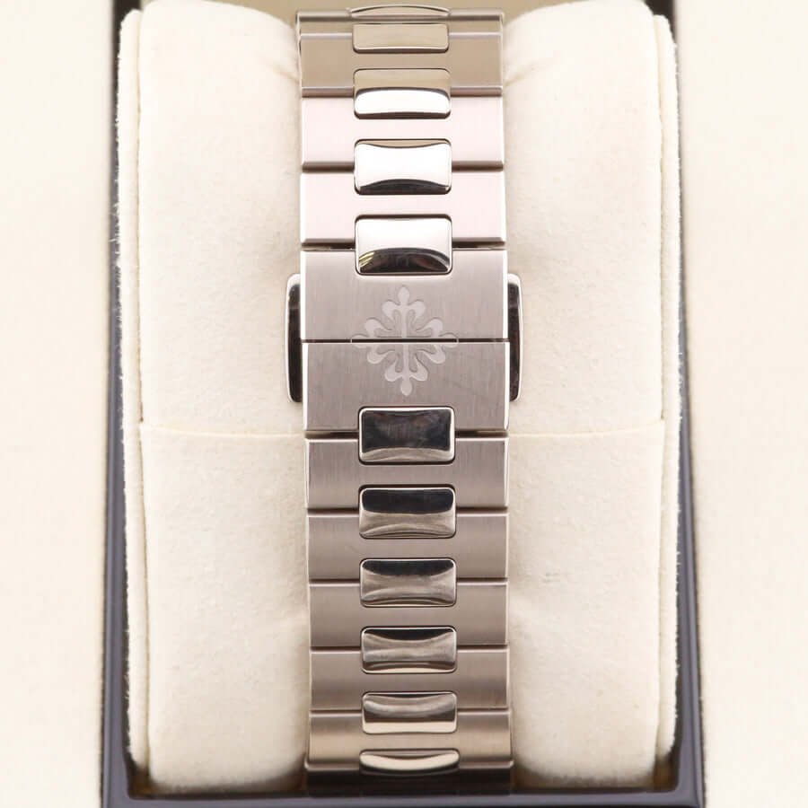 Patek Philippe Nautilus 5740 Patek Philippe Nautilus 5740