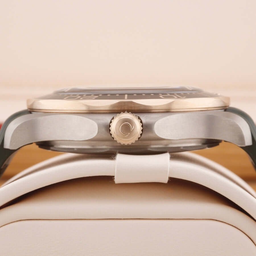 Omega Seamaster Titanium 21092422010001 Green 42mm Omega Seamaster Titanium 21092422010001 Green 42mm